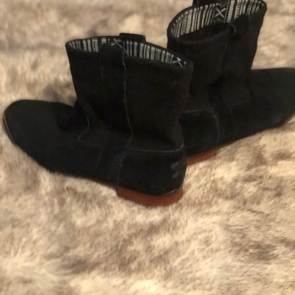 Toms Booties - Picture 2 of 4